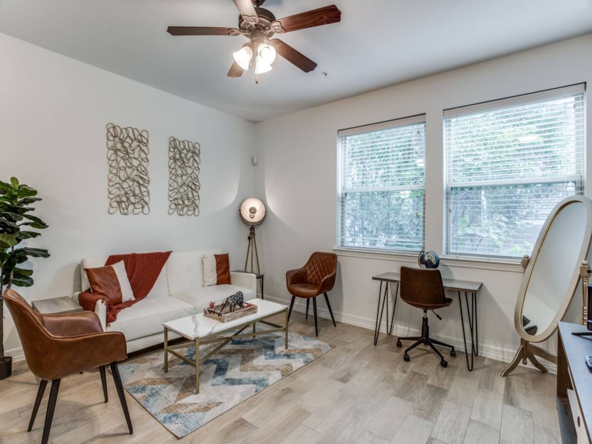 Townhouse for rent at 501 W 30th St, Austin, TX 78705