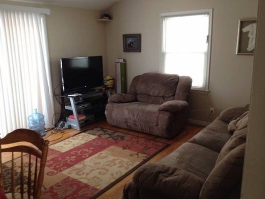 Townhouse for rent at 227 Edgewood Ave N, Minneapolis, MN 55427