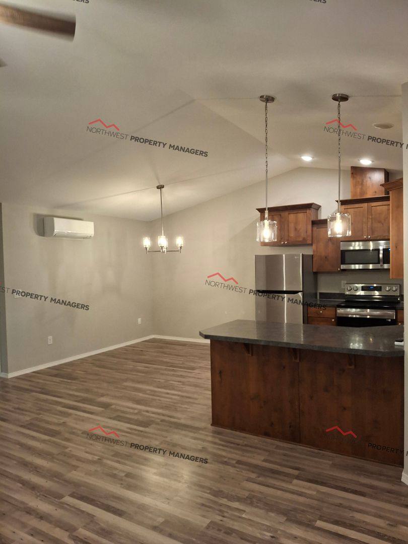 Apartment for rent at 52-54 Godfrey Rd, Mossyrock, WA 98564