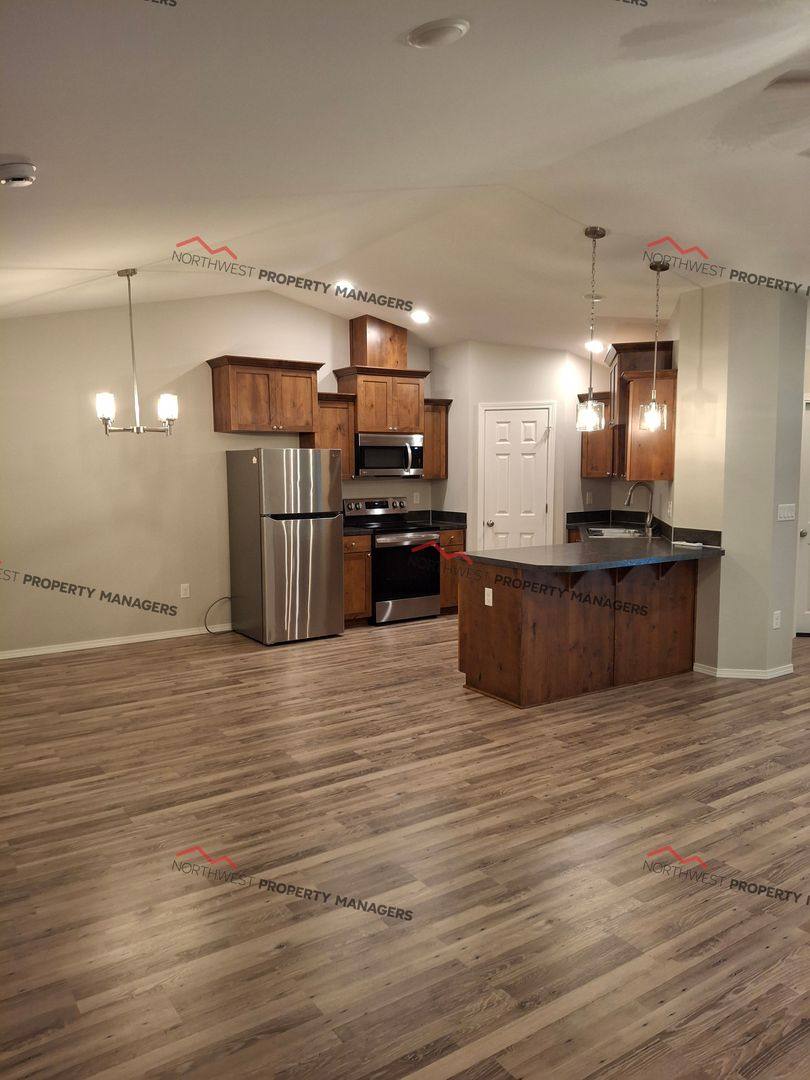 Apartment for rent at 52-54 Godfrey Rd, Mossyrock, WA 98564