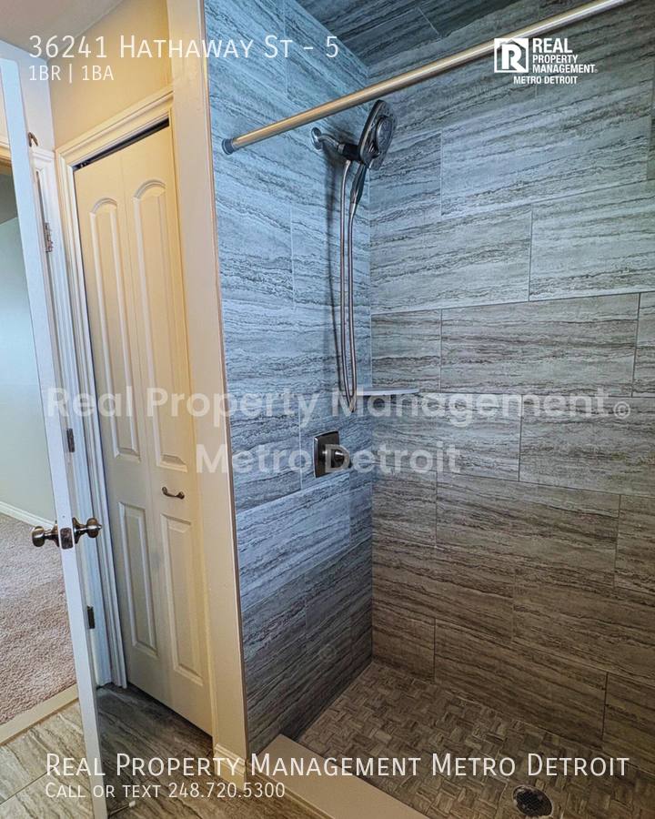 Apartment for rent at 36241 Hathaway St #5, New Baltimore, MI 48047