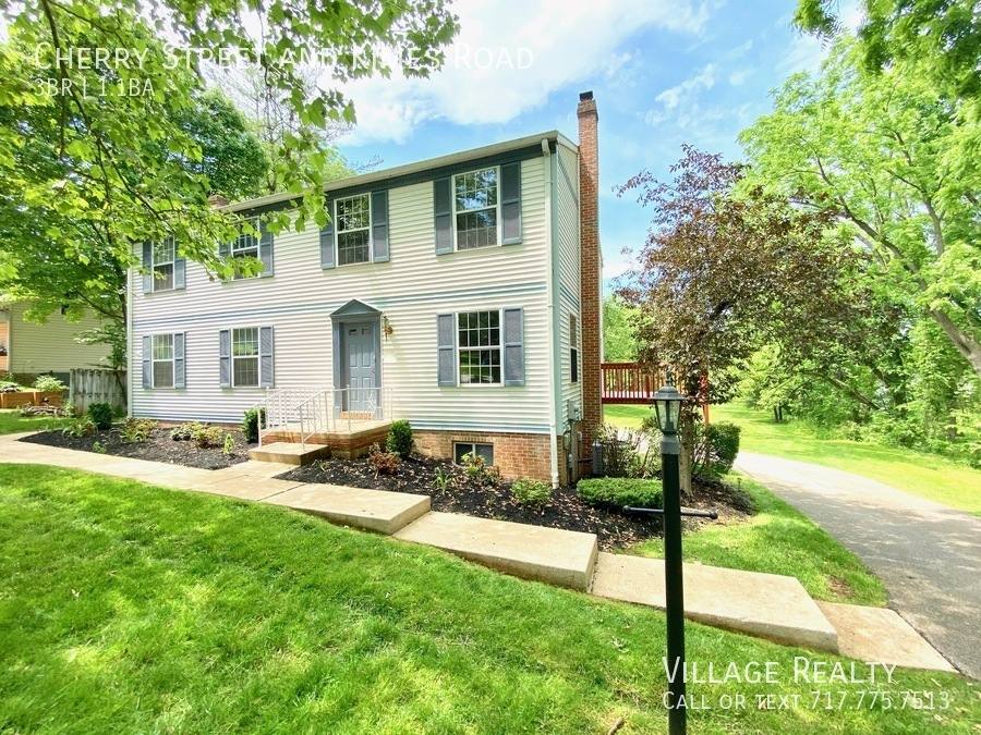 Townhouse for rent at 225 Cherry St, York, PA 17402