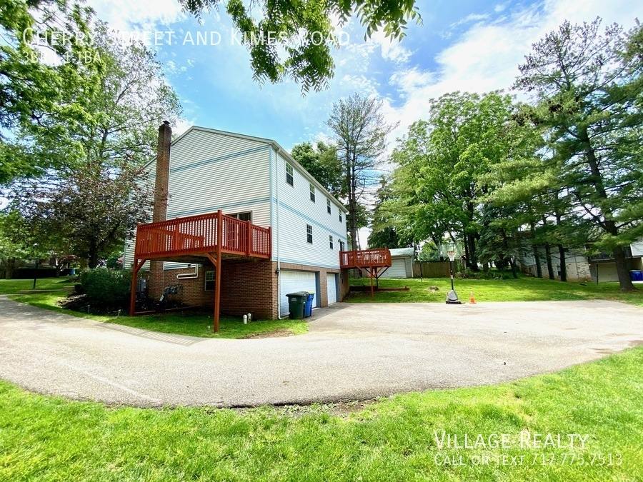 Townhouse for rent at 225 Cherry St, York, PA 17402