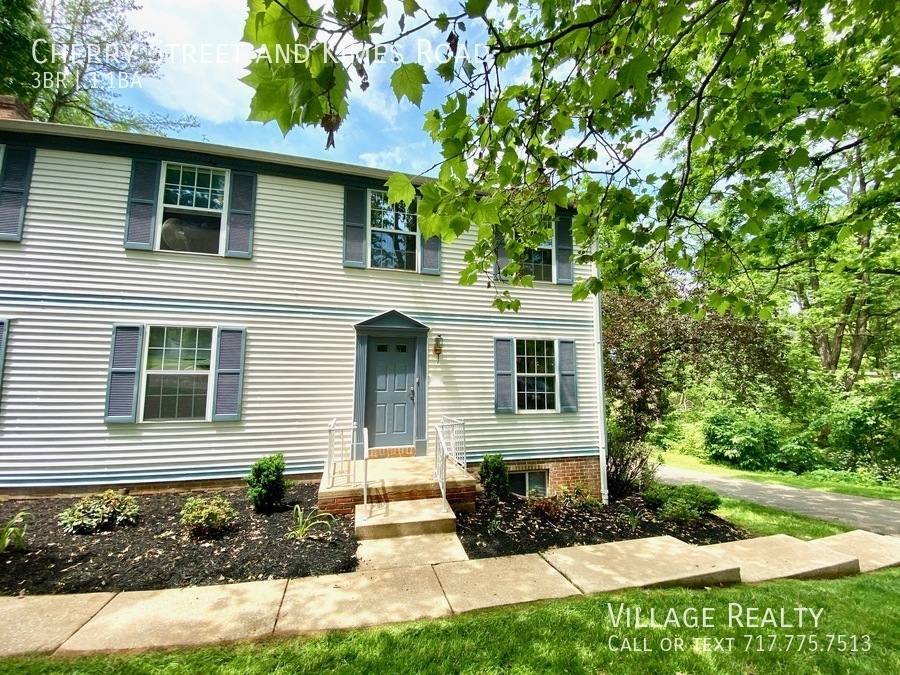 Townhouse for rent at 225 Cherry St, York, PA 17402