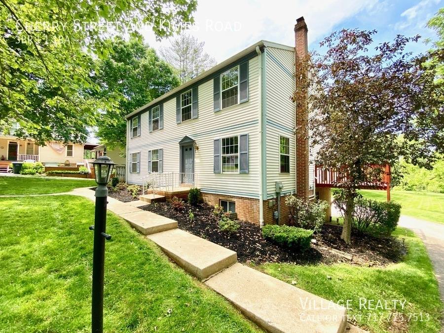 Townhouse for rent at 225 Cherry St, York, PA 17402