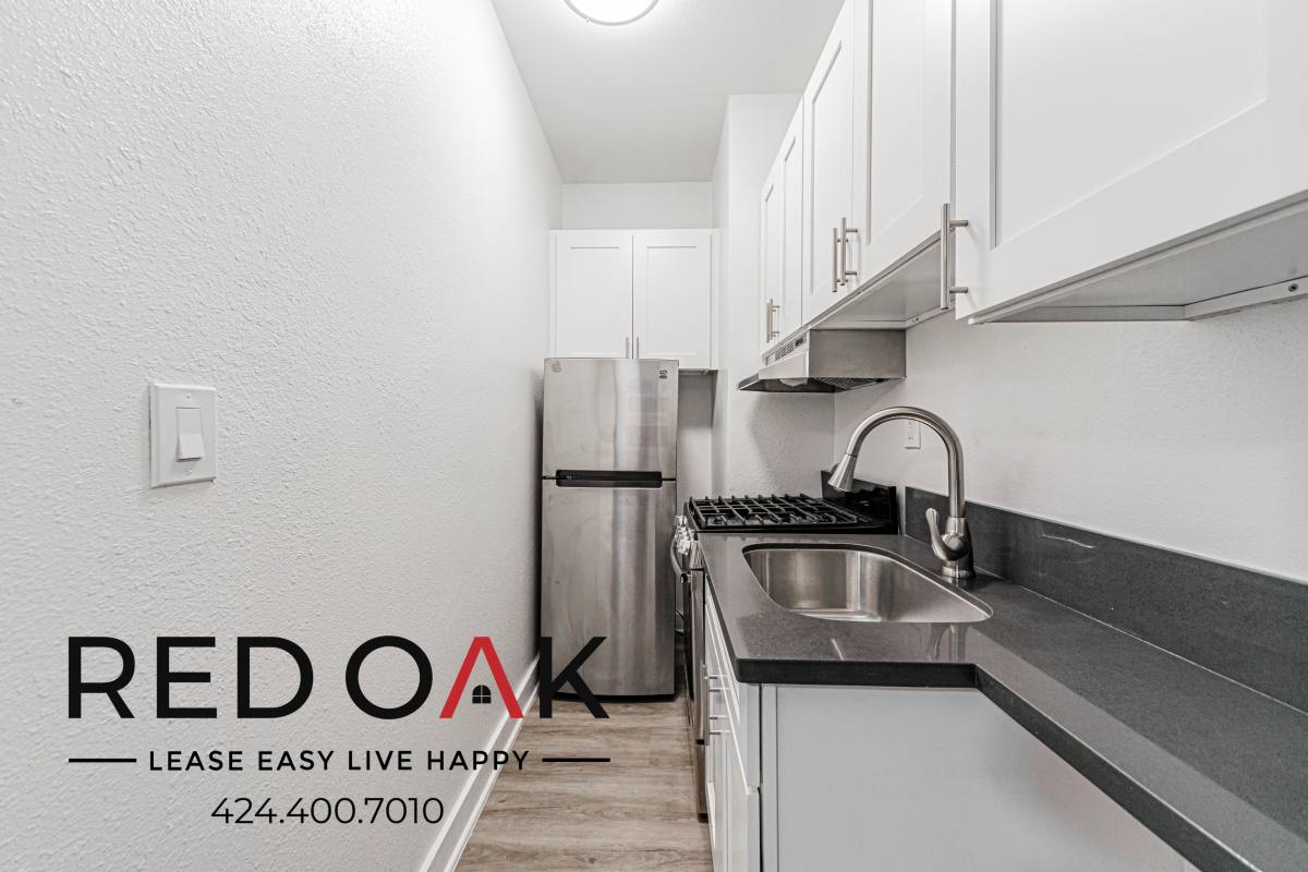 Apartment for rent at 1616 N Normandie Ave #102, Los Angeles, CA 90027