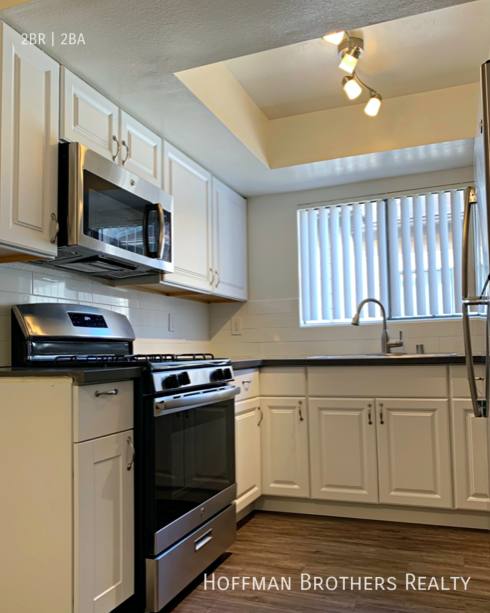 Apartment for rent at 1012 E Acacia Ave #206, Glendale, CA 91205