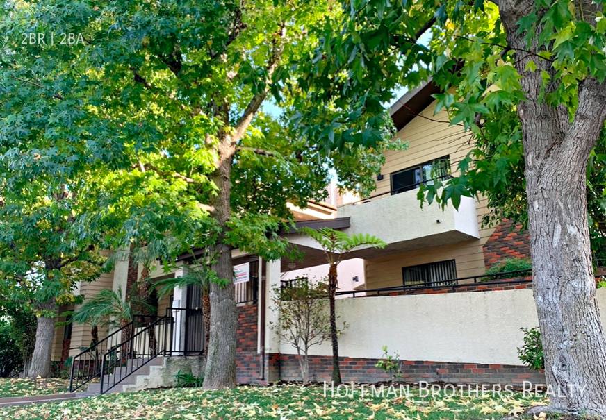 Apartment for rent at 1012 E Acacia Ave #206, Glendale, CA 91205