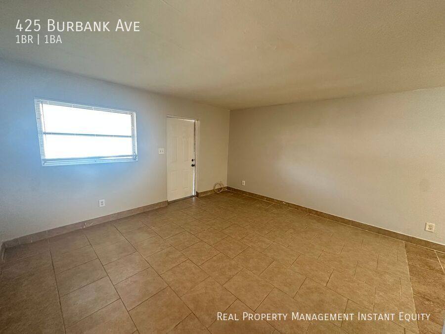 Apartment for rent at 425 Burbank Ave, Lakeland, FL 33801