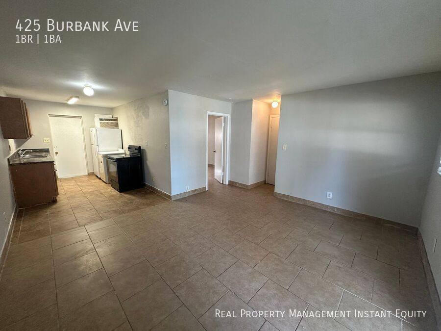 Apartment for rent at 425 Burbank Ave, Lakeland, FL 33801