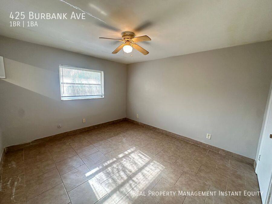 Apartment for rent at 425 Burbank Ave, Lakeland, FL 33801