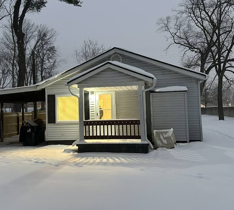 House for rent at 28532 Grayling Ave, Farmington, MI 48336