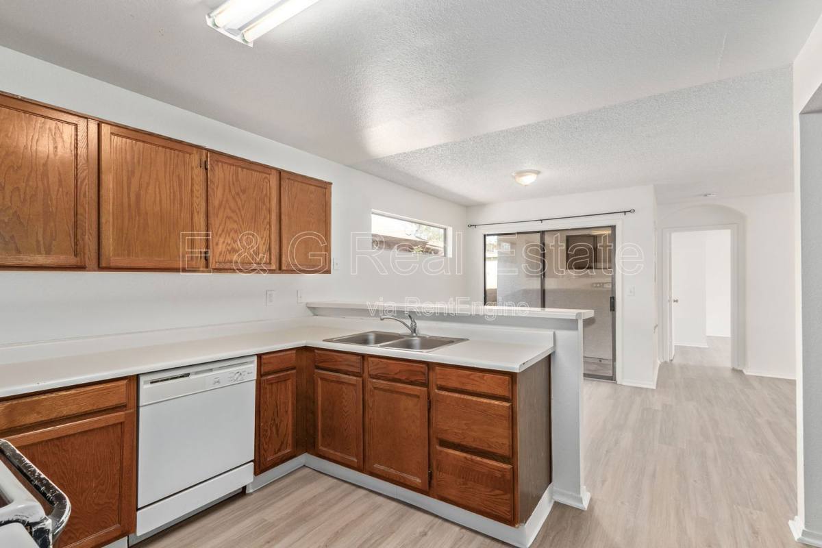 House for rent at 8714 W Amelia Ave, Phoenix, AZ 85037