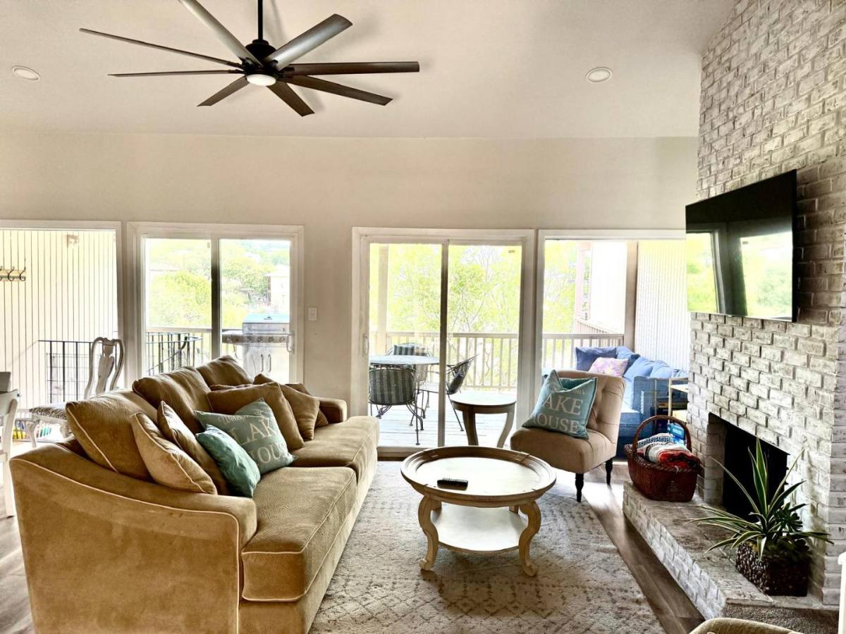 Townhouse for rent at 539 S Venture Blvd, Leander, TX 78645