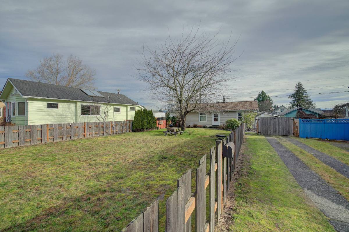 Apartment for rent at 2125 Cedar St #BOTTOM, Everett, WA 98201