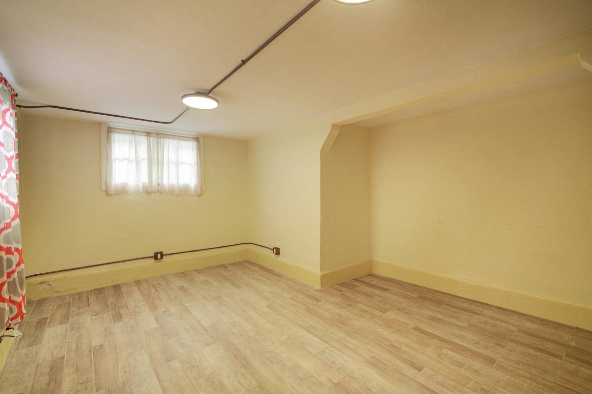 Apartment for rent at 2125 Cedar St #BOTTOM, Everett, WA 98201