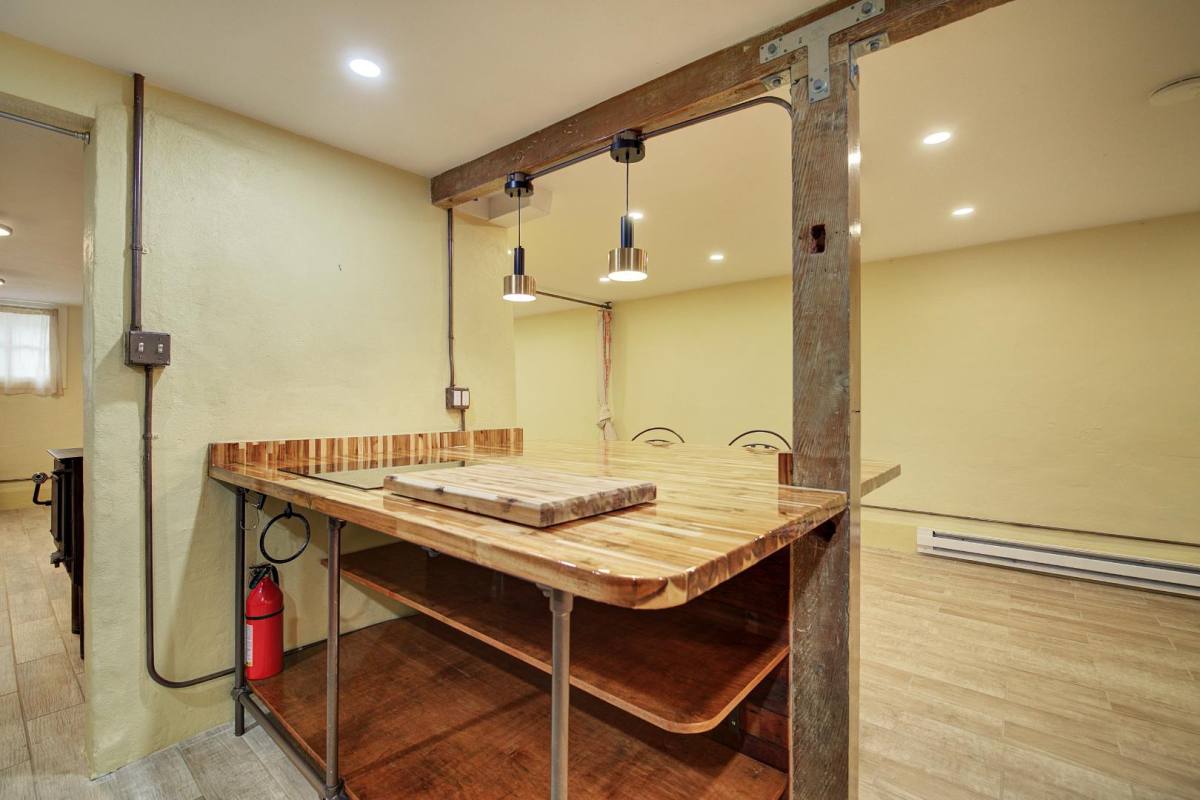 Apartment for rent at 2125 Cedar St #BOTTOM, Everett, WA 98201