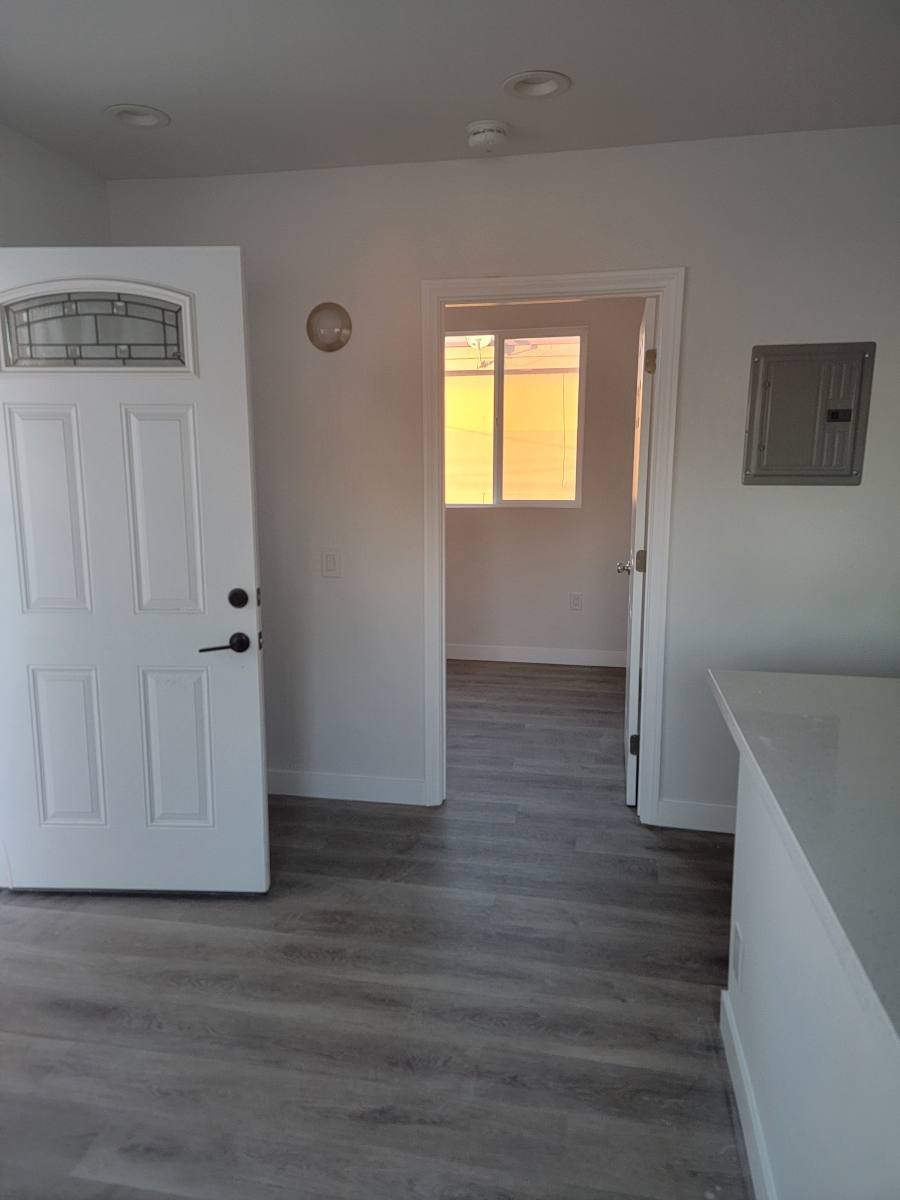 Apartment for rent at 613 W 83rd St #615 1 2, Los Angeles, CA 90044