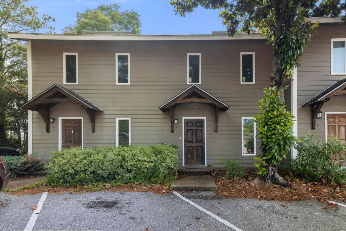 Townhouse for rent at 210 N Ross St, Auburn, AL 36830