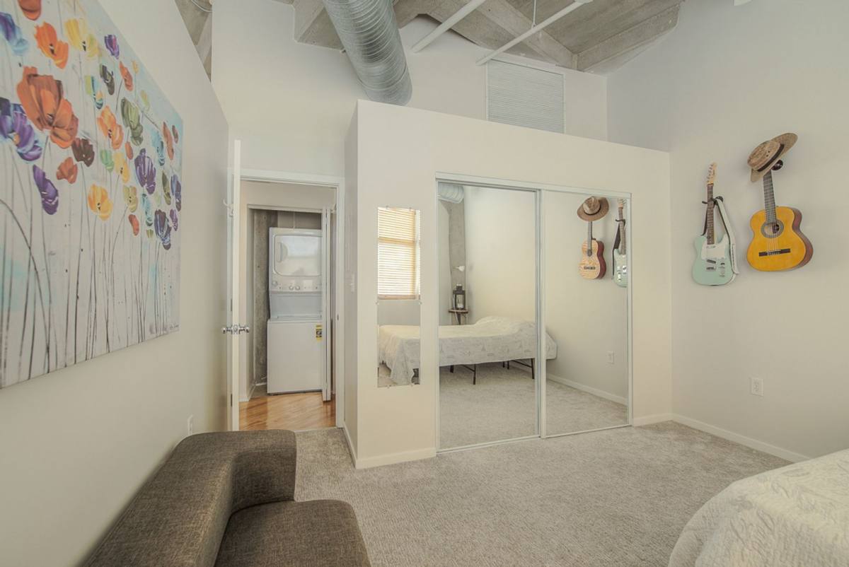 Apartment for rent at 2107 Grand Ave #408, Kansas City, MO 64108