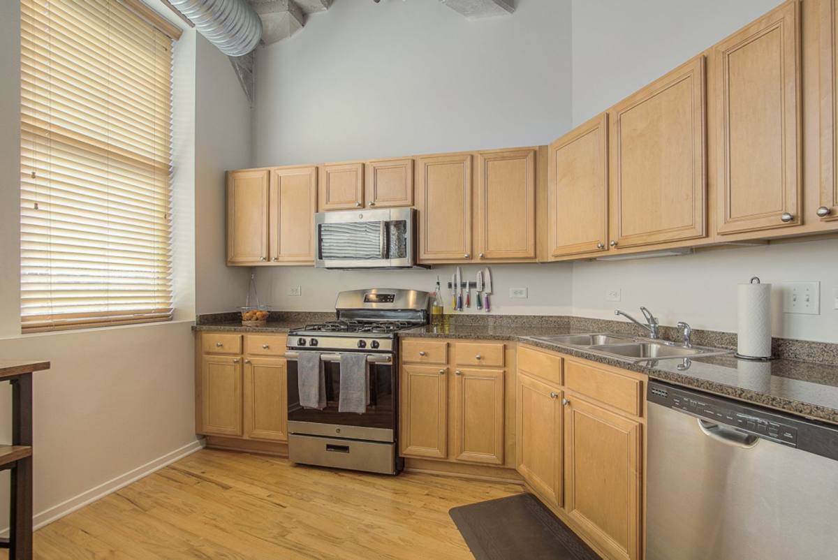 Apartment for rent at 2107 Grand Ave #408, Kansas City, MO 64108