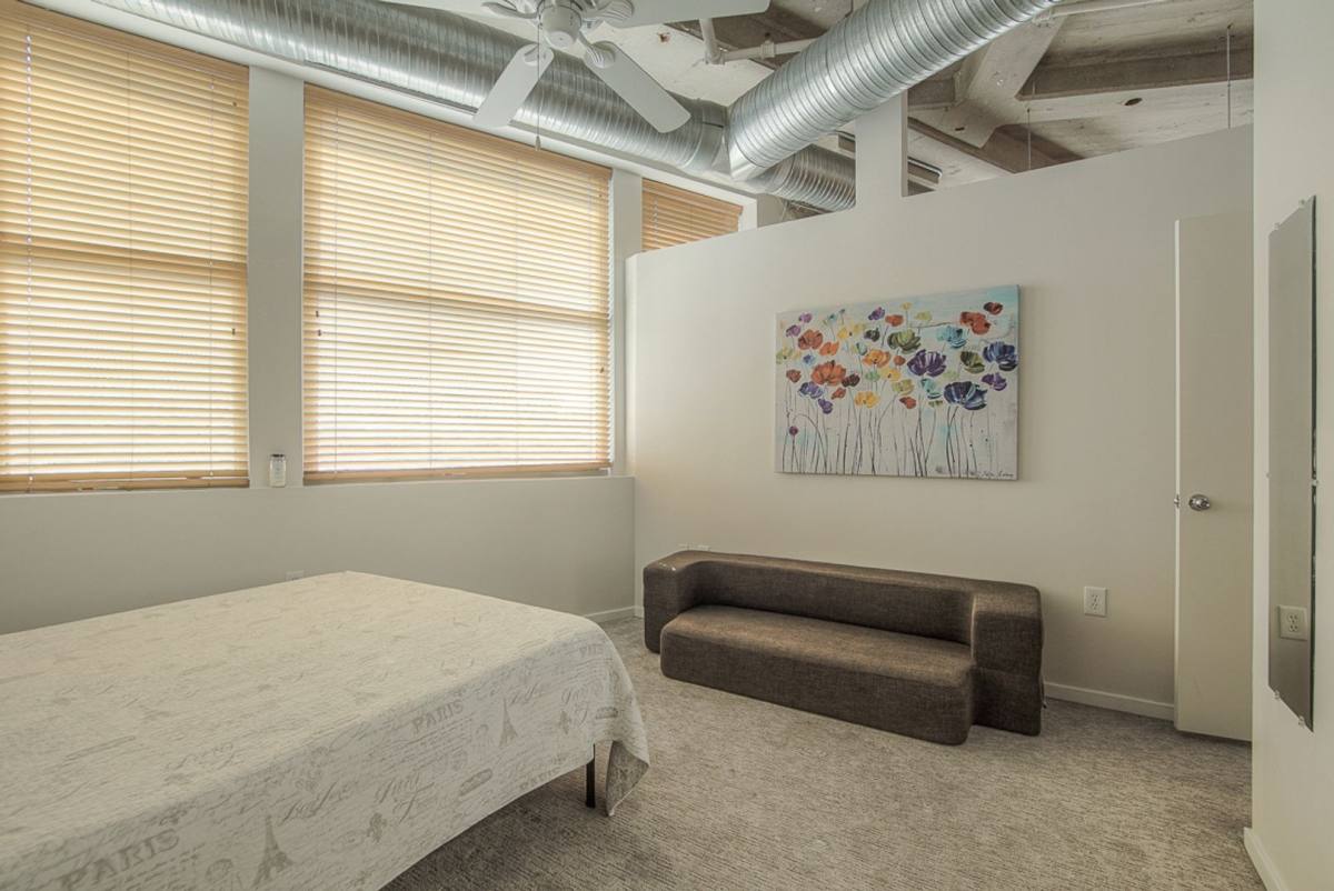 Apartment for rent at 2107 Grand Ave #408, Kansas City, MO 64108