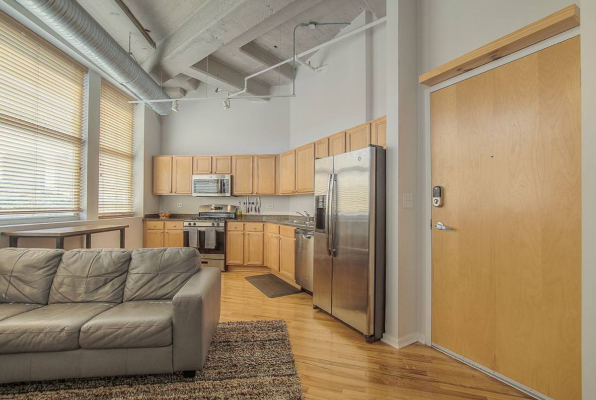 Apartment for rent at 2107 Grand Ave #408, Kansas City, MO 64108