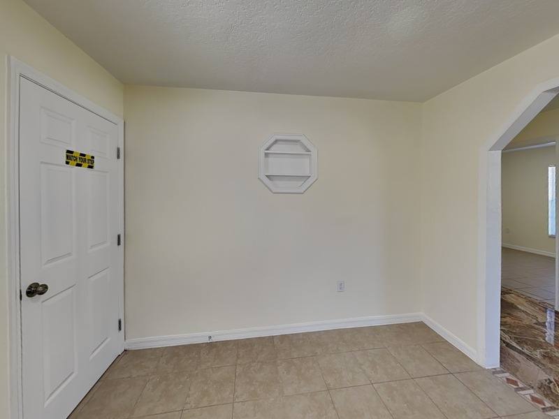 House for rent at 465 Oak Dr, Tavares, FL 32778