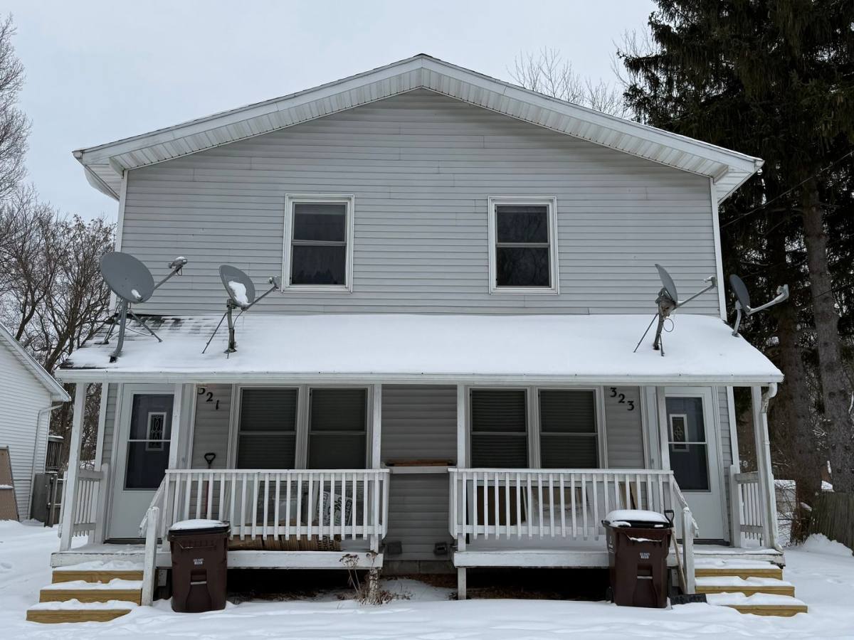 Apartment for rent at 321 323 Elizabeth St, Parma, MI 49269