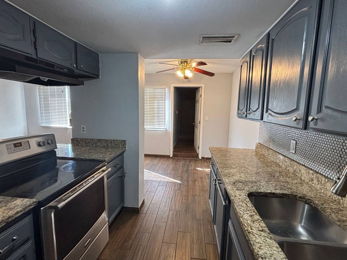 Townhouse for rent at 8426 N 34th Dr, Phoenix, AZ 85051