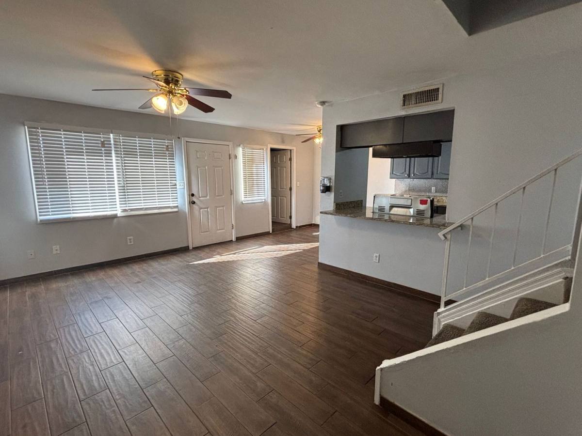Townhouse for rent at 8426 N 34th Dr, Phoenix, AZ 85051