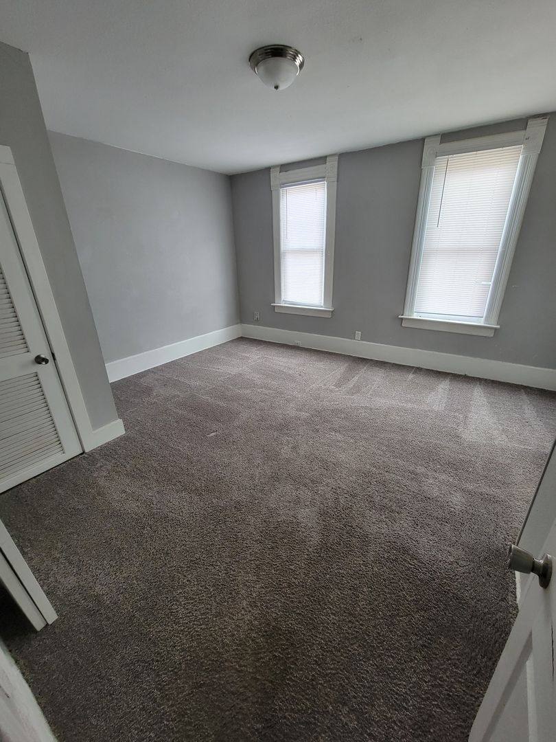 Apartment for rent at 604 Fillmore St, Davenport, IA 52802