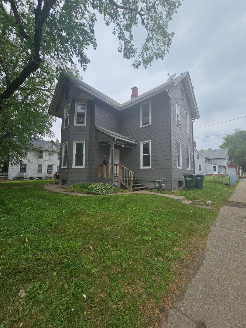 Apartment for rent at 604 Fillmore St, Davenport, IA 52802