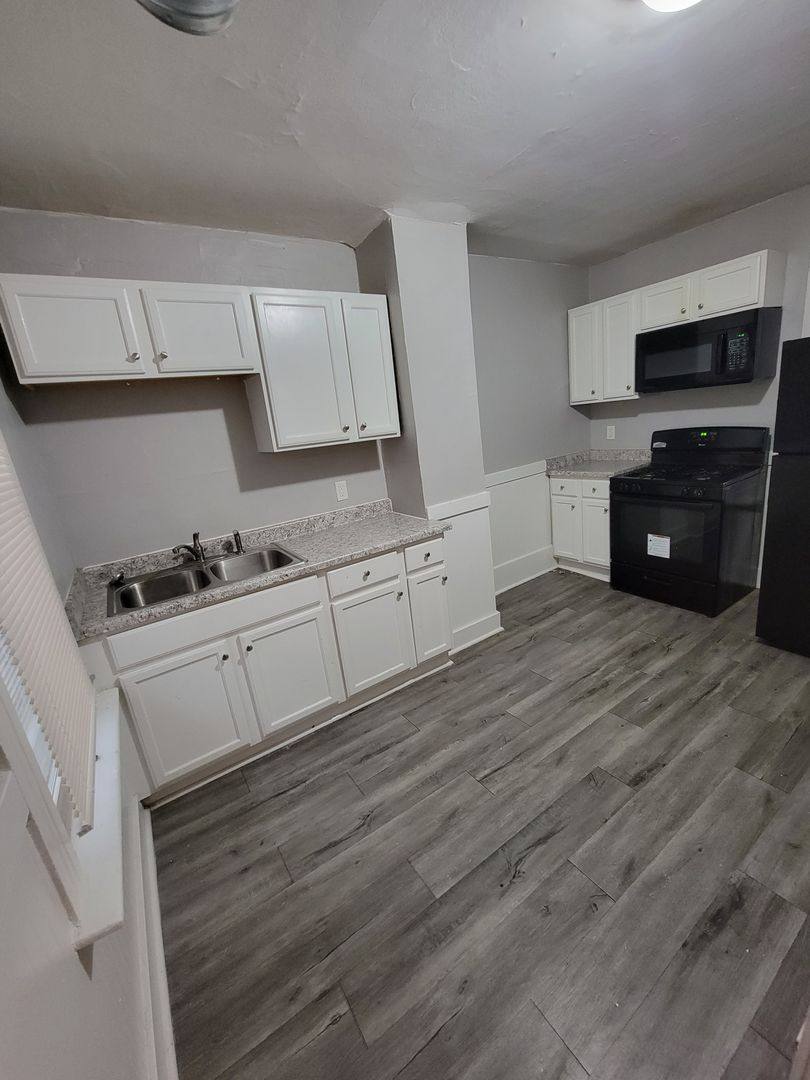 Apartment for rent at 604 Fillmore St, Davenport, IA 52802