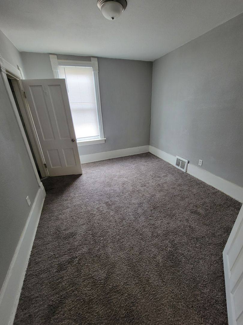 Apartment for rent at 604 Fillmore St, Davenport, IA 52802