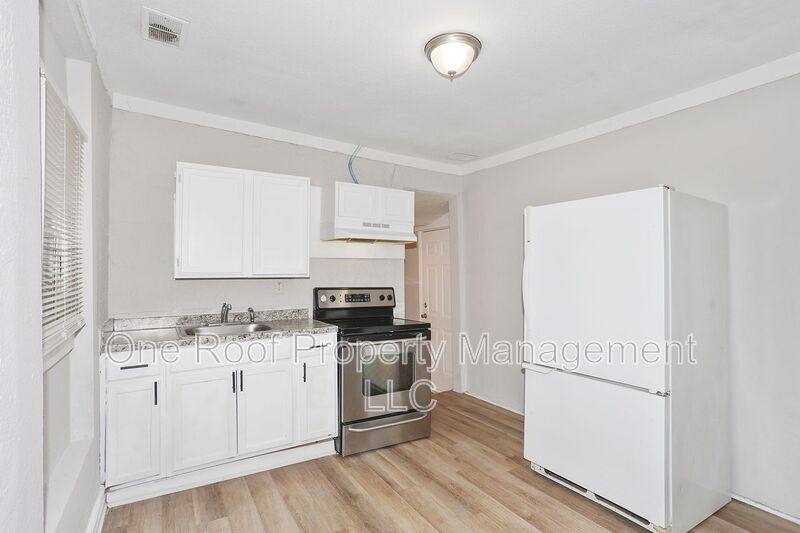 House for rent at 3423 Garner Ave #B, Kansas City, MO 64124