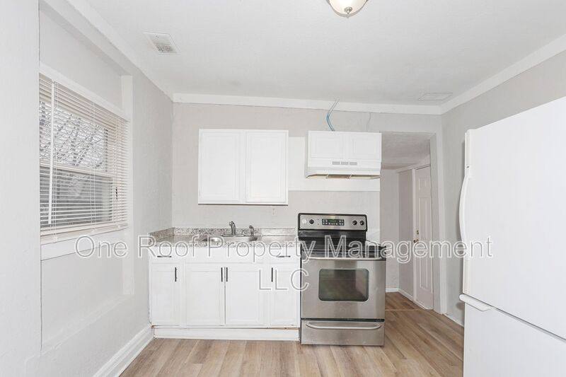 House for rent at 3423 Garner Ave #B, Kansas City, MO 64124