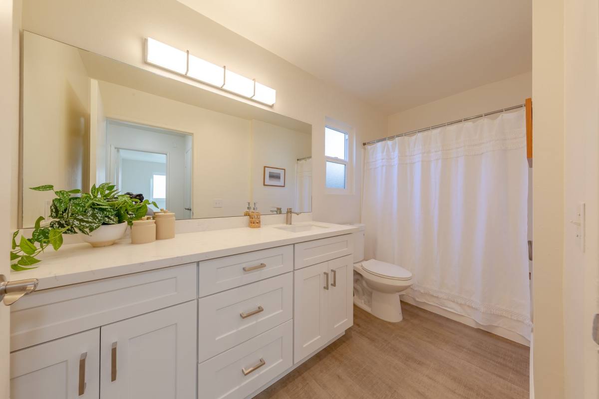 Apartment for rent at 628 W California Ave, Vista, CA 92083
