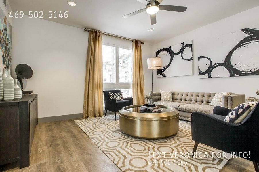 Townhouse for rent at 2110 Peak St, Dallas, TX 75204