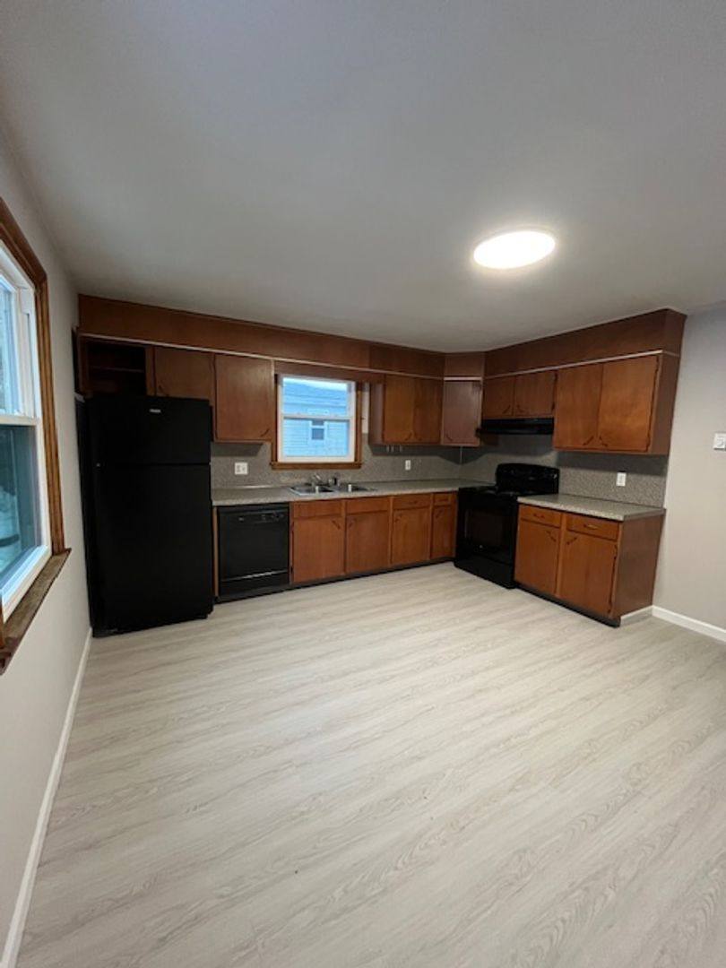 Apartment for rent at 29 39 49 Zuella, Waterbury, CT 06704