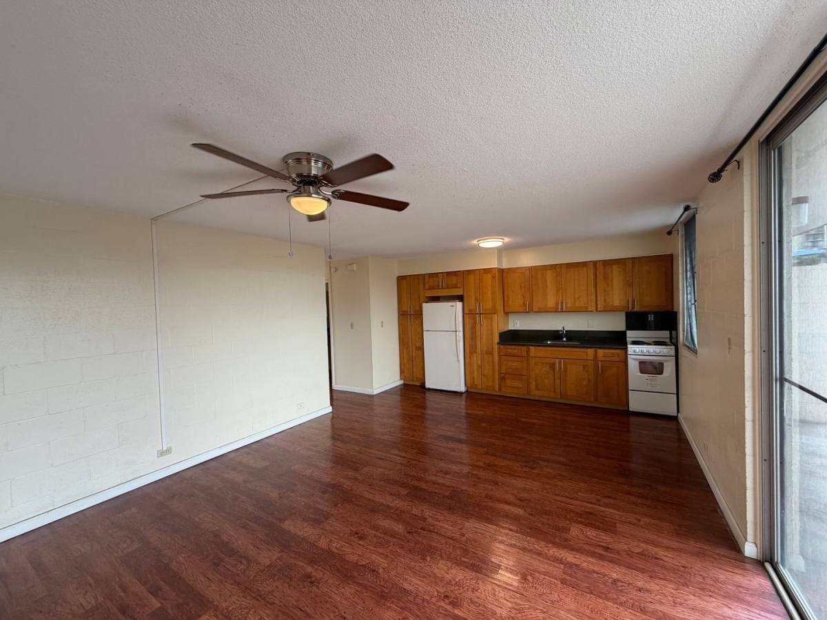 Apartment for rent at 1508 Pensacola St, Honolulu, HI 96822