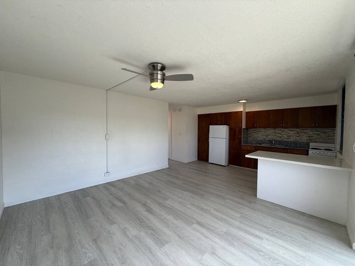 Apartment for rent at 1508 Pensacola St, Honolulu, HI 96822