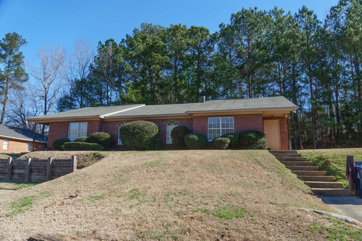 House for rent at 1170 Northwood Dr, Auburn, AL 36832