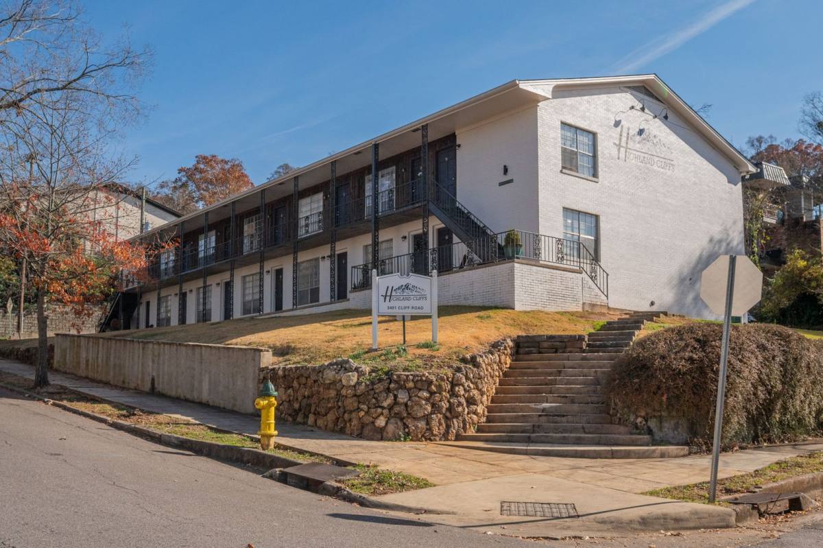 Apartment for rent at 3401 Cliff Rd, Birmingham, AL 35205