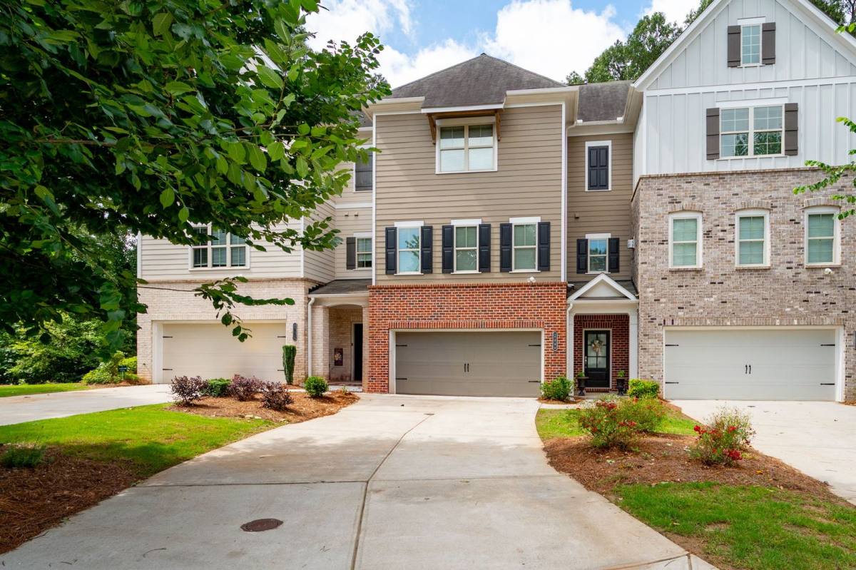 Townhouse for rent at 2860 Boone Dr, Kennesaw, GA 30144