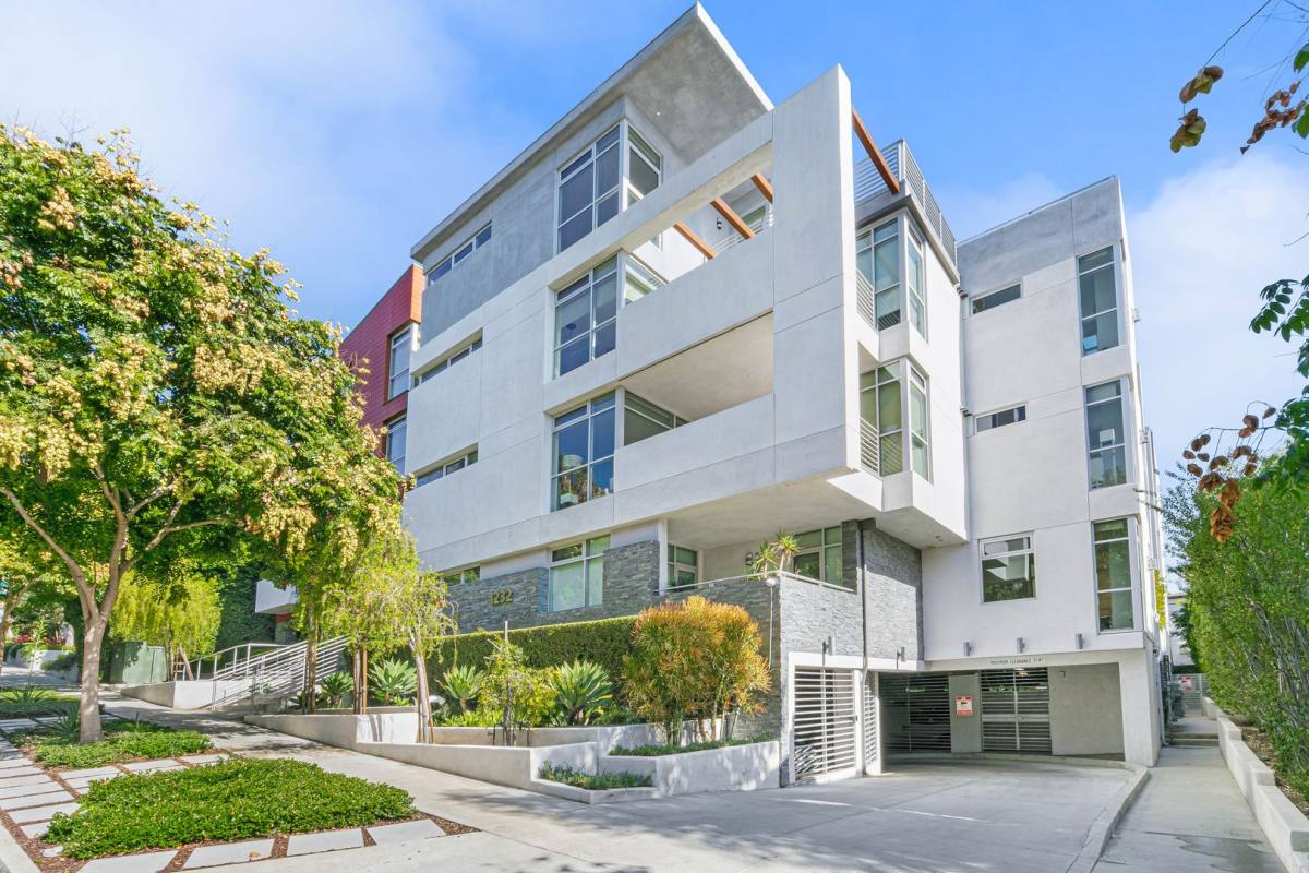 Apartment for rent at 1232 N Kings Rd, West Hollywood, CA 90069