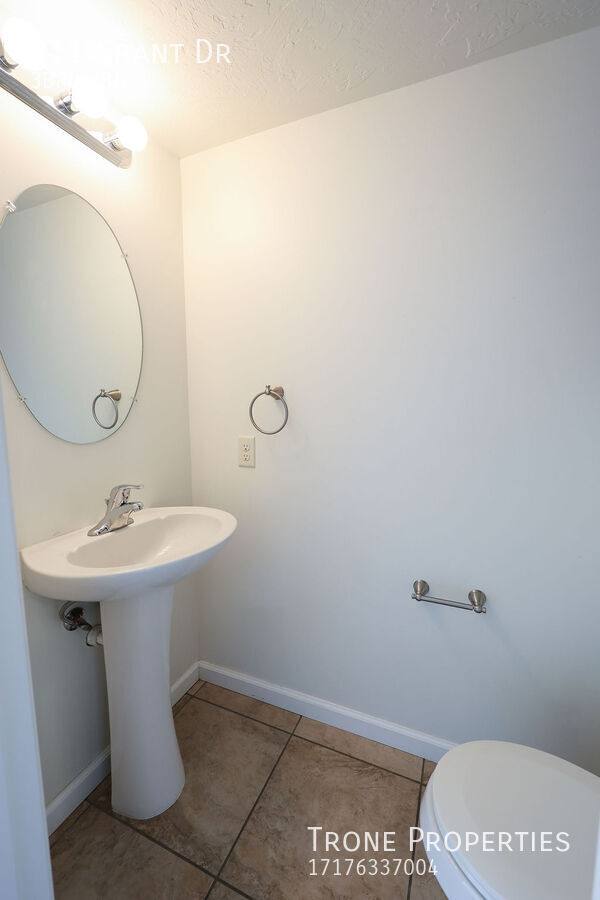 Townhouse for rent at 823 Grant Dr, Hanover, PA 17331