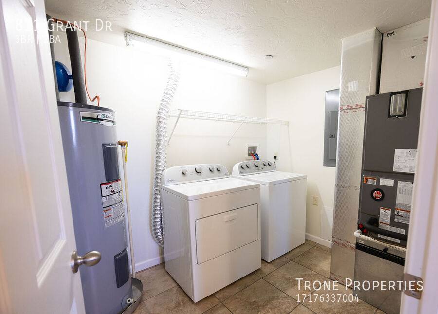 Townhouse for rent at 823 Grant Dr, Hanover, PA 17331