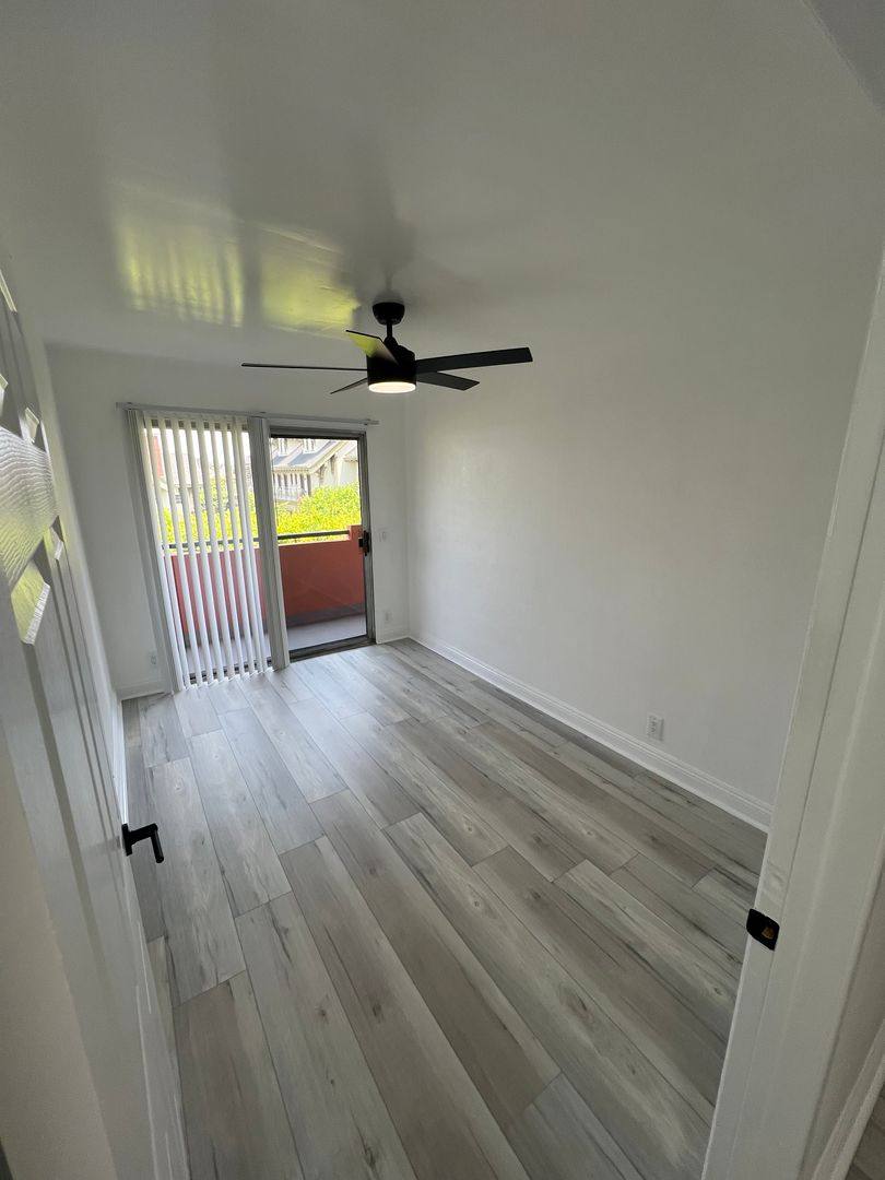 Apartment for rent at 3759 W 27th St, Los Angeles, CA 90018