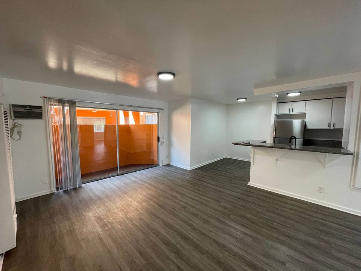 Apartment for rent at 3759 W 27th St, Los Angeles, CA 90018